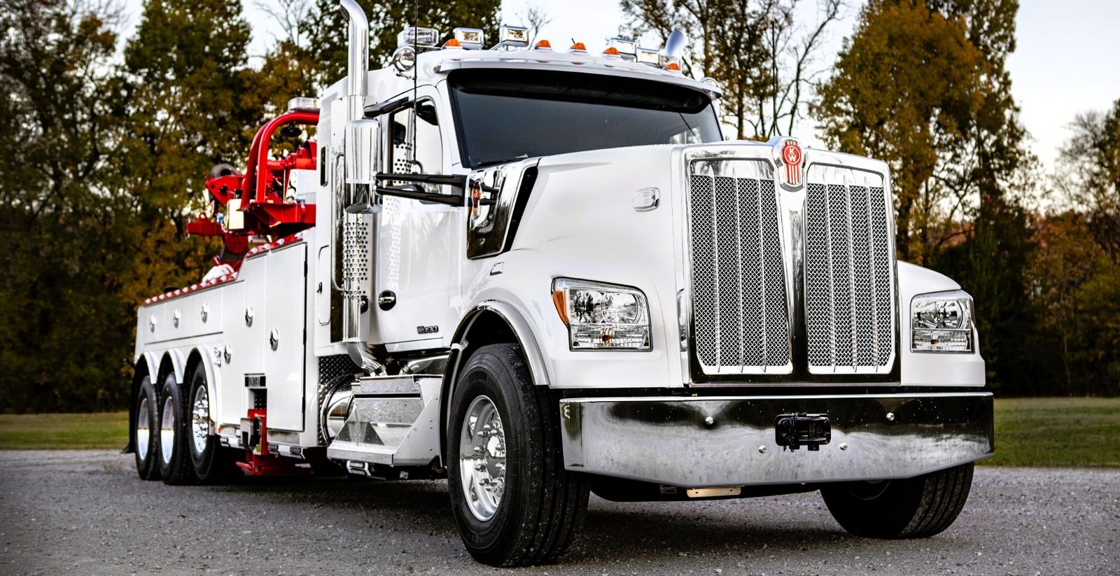 Kenworth W990 heavy-duty wrecker